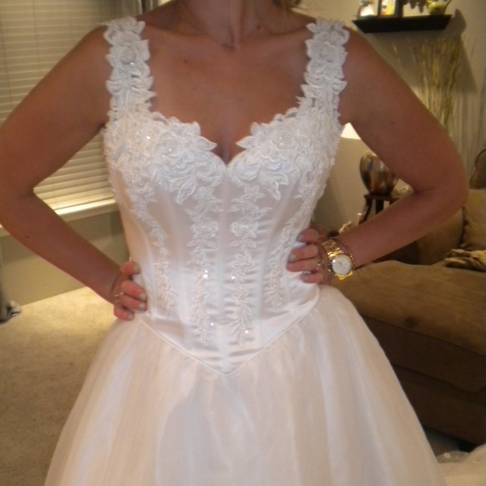 Wedding Dress - Picture 2 of 7